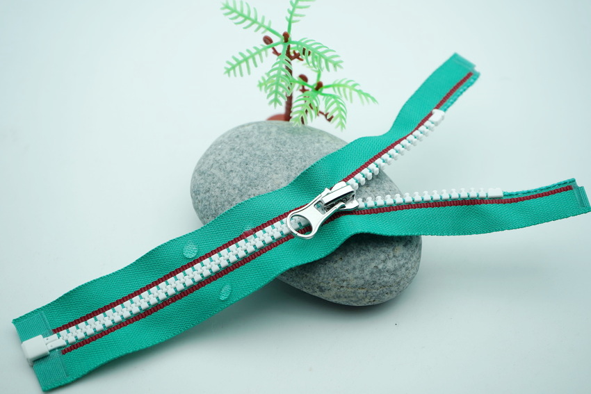 PSS-Water-repellent resin zipper