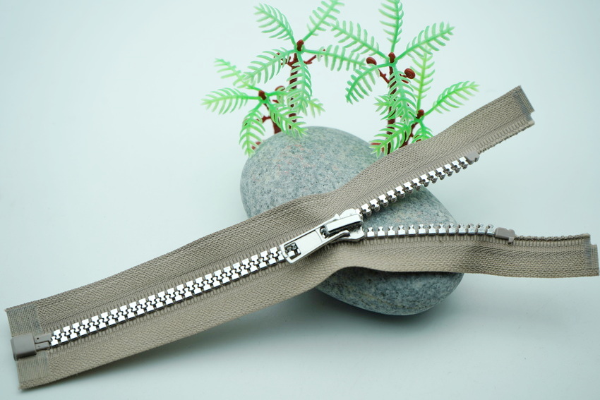 PSS-Resin zipper